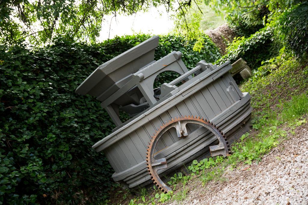 Le Moulin De Valaurie Hotel Kültér fotó